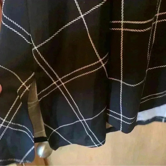 LuluaRoe Black Plaid Women Top Short Sleeve Casual Size Extra Small - Picture 9 of 16